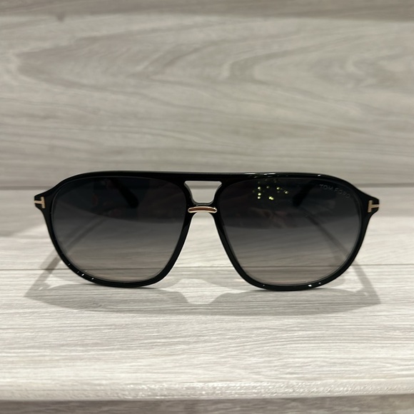 100% AUTHENTIC TOM FORD UNISEX SUNGLASSES - Picture 2 of 6